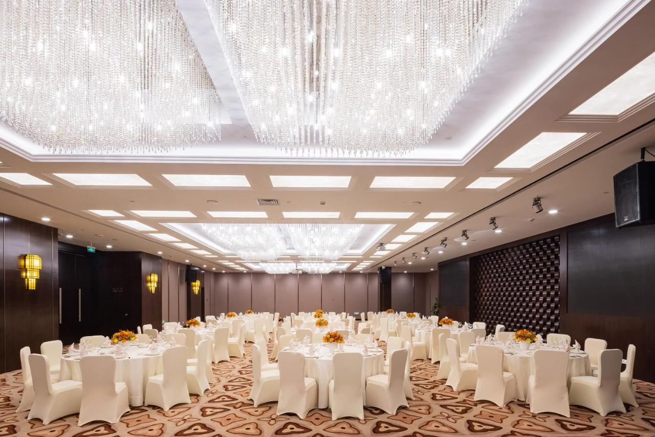 Broadway Mansions Hotel - On The Bund Shanghai Exterior photo