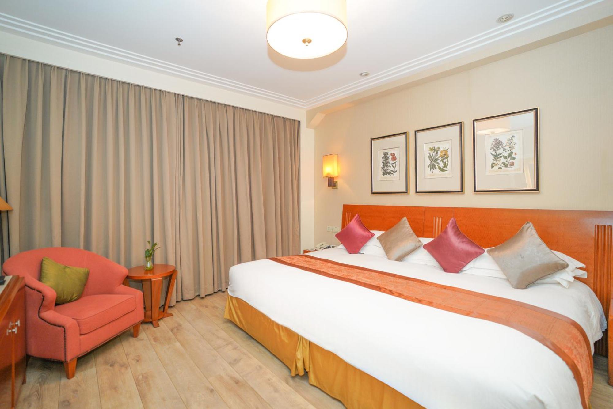 Broadway Mansions Hotel - On The Bund Shanghai Exterior photo