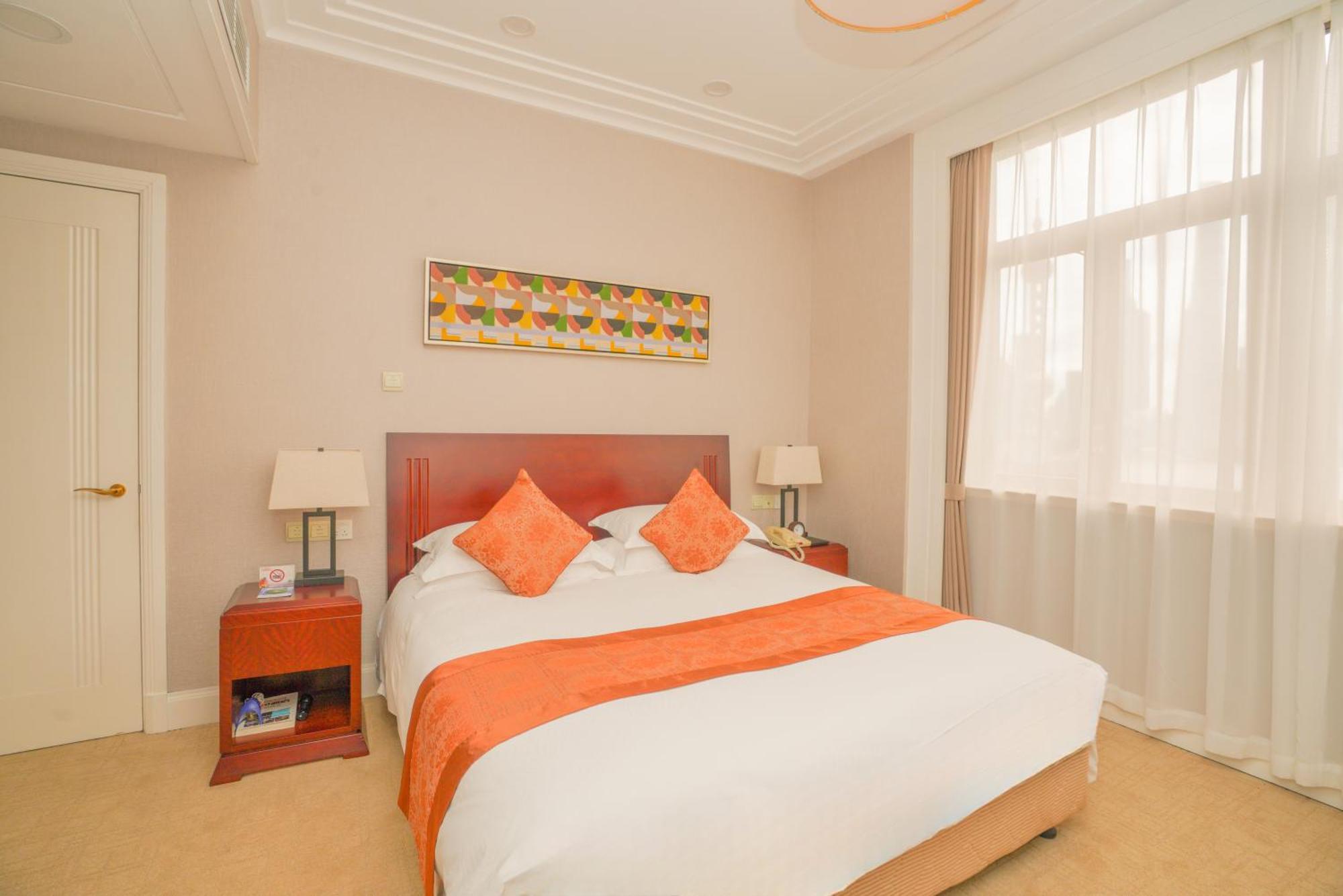 Broadway Mansions Hotel - On The Bund Shanghai Exterior photo