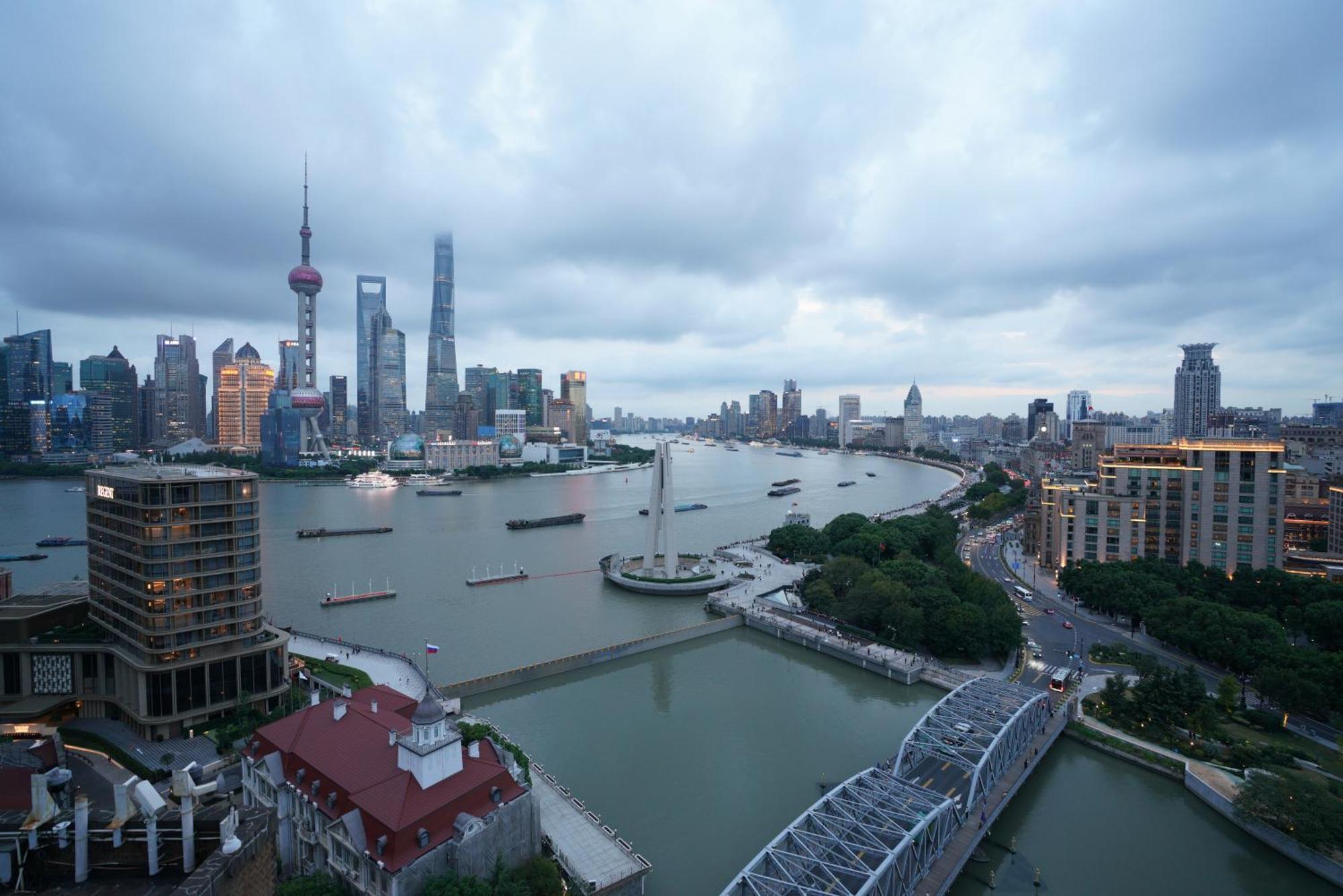 Broadway Mansions Hotel - On The Bund Shanghai Exterior photo