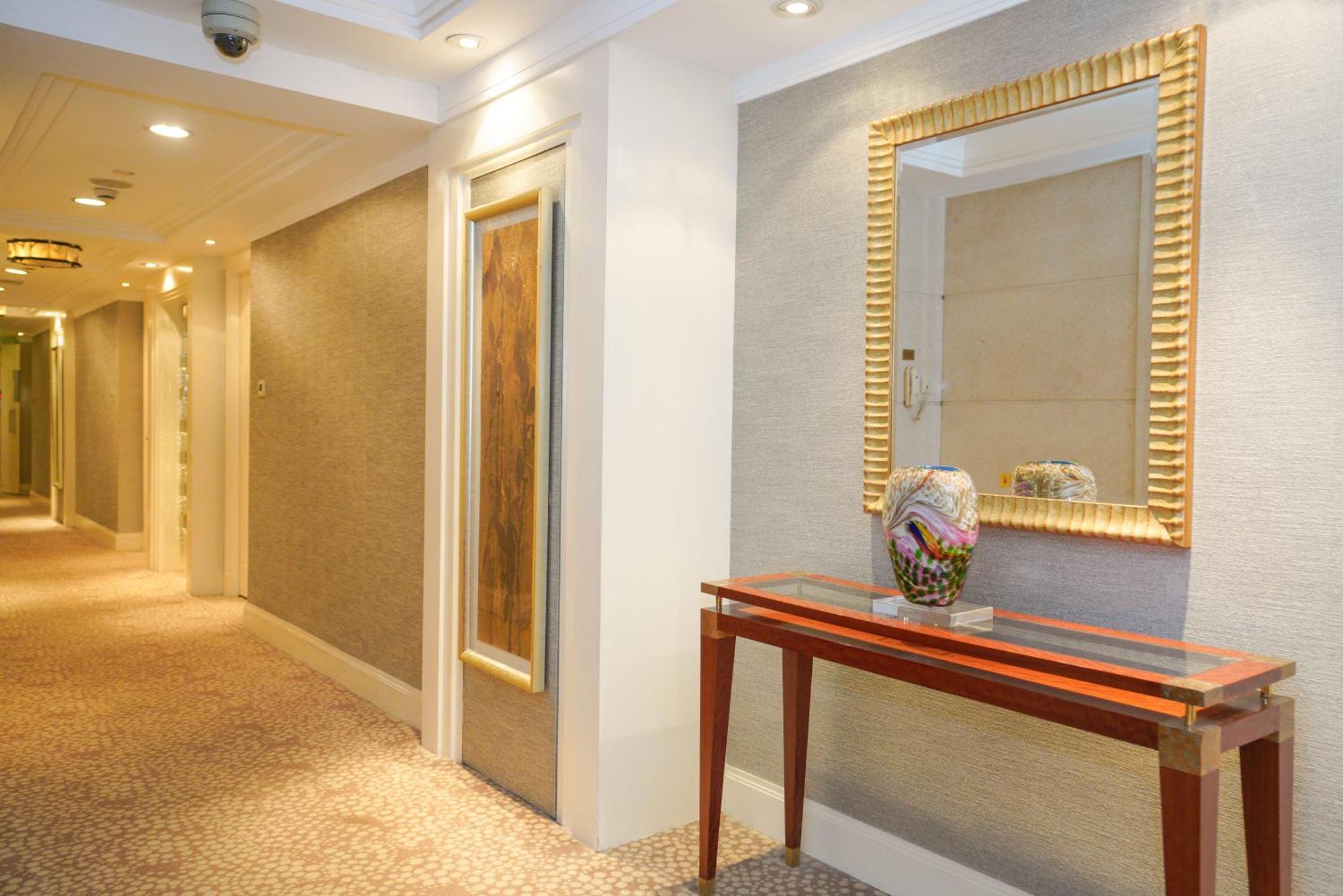 Broadway Mansions Hotel - On The Bund Shanghai Exterior photo